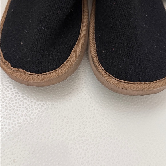 PINK Victoria's Secret Tan Slippers - Picture 5 of 5